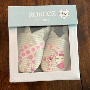 Robeez 6-12 months Reach for the stats Ivory